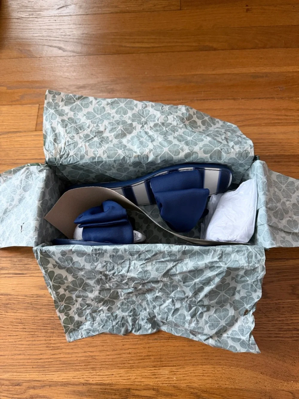 🏖️ Kate Spade New York Bikini Bow Slide Sandals. Size 8B.